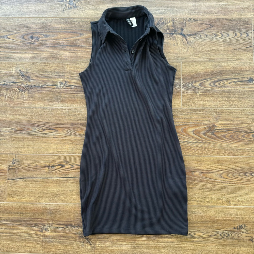Collared Sleeveless Dress from H&M